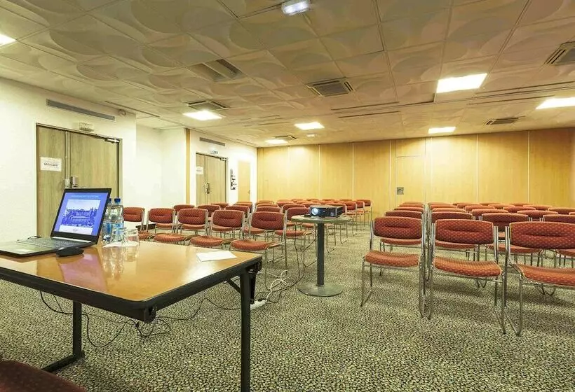 Отель Mercure Vichy Thermalia