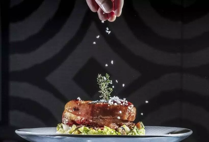 Отель Mercure Vichy Thermalia