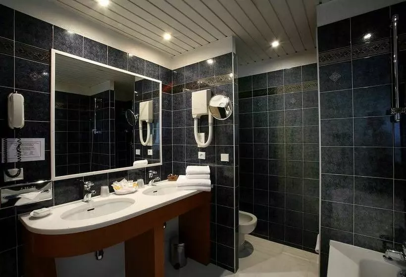 Отель Ombremont