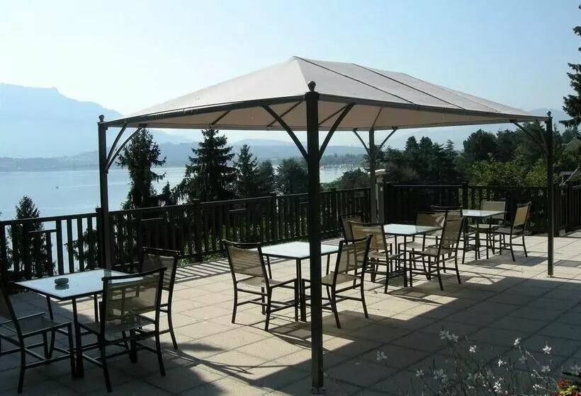 Отель Ombremont