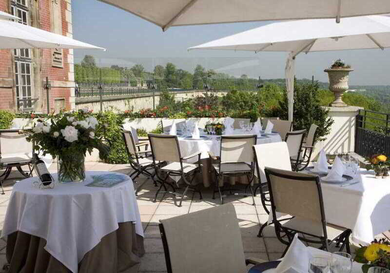 Pavillon Henri Iv Hotel Restaurant Gastronomique Terrasse