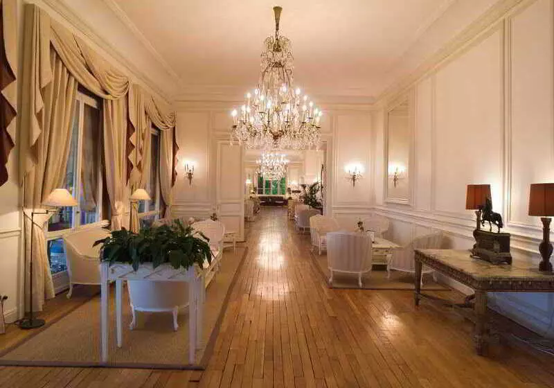 Pavillon Henri Iv Hotel Restaurant Gastronomique Terrasse