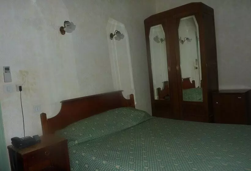 هتل Prince Albert Louvre