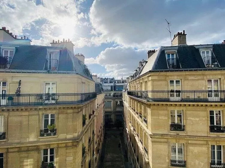 ホテル Queens Boutique Hôtel