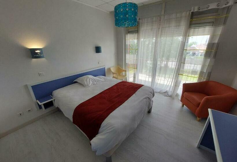 Logis Hotels   Hôtel Et Restaurant Le Relais Des Garrigues