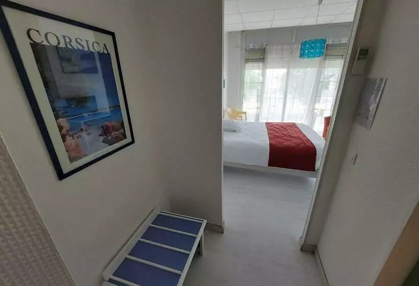 Logis Hotels Hôtel Et Restaurant Le Relais Des Garrigues