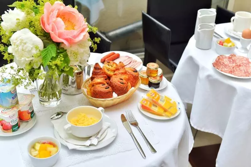 ホテル Renoir Montparnasse