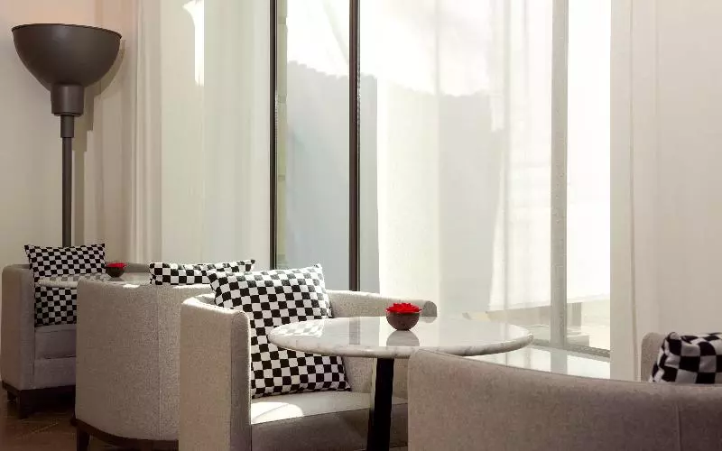 ホテル Sofitel Paris Arc De Triomphe