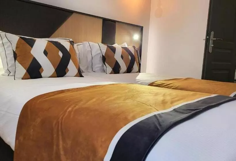 Hotel Star Champs Elysees