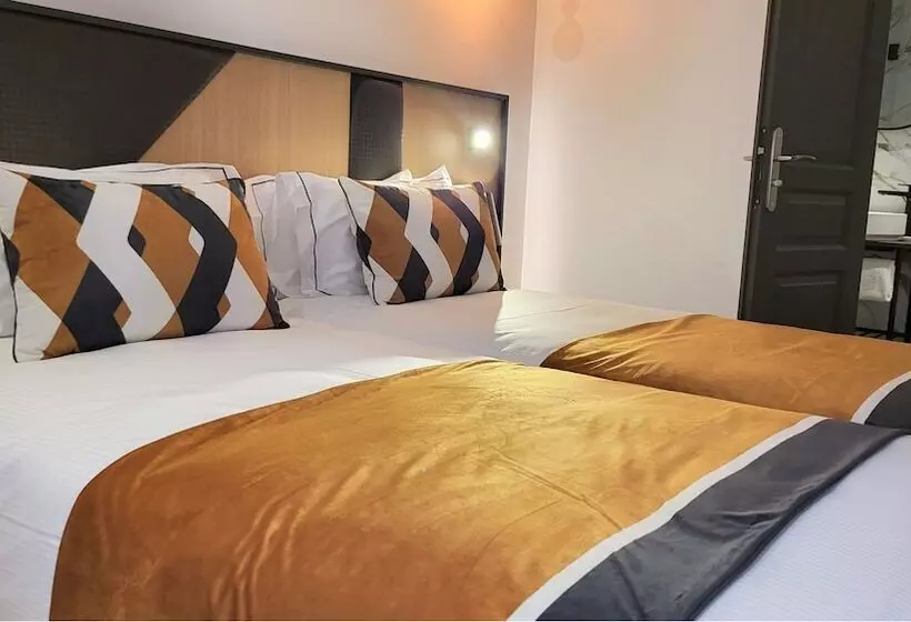 Hotel Star Champs Elysees