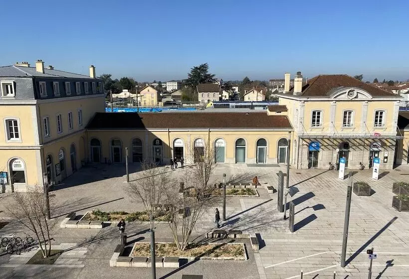 בית מלון כפרי The Originals Boutique, Hôtel Terminus, Bourg En Bresse Gare