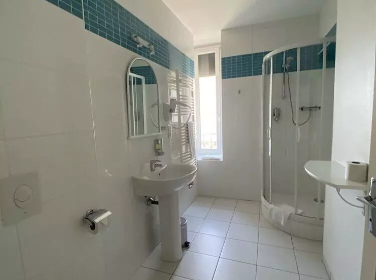 בית מלון כפרי The Originals Boutique, Hôtel Terminus, Bourg En Bresse Gare