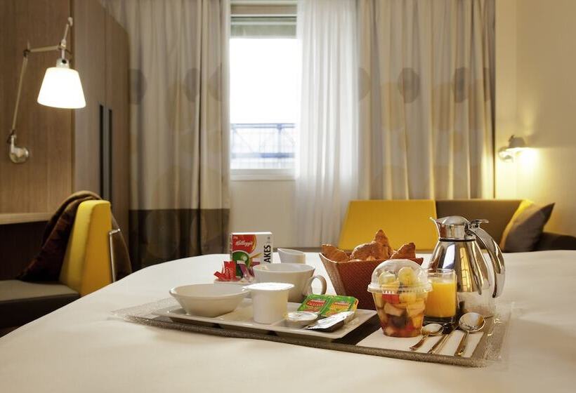 Novotel Paris La Defense Esplanade