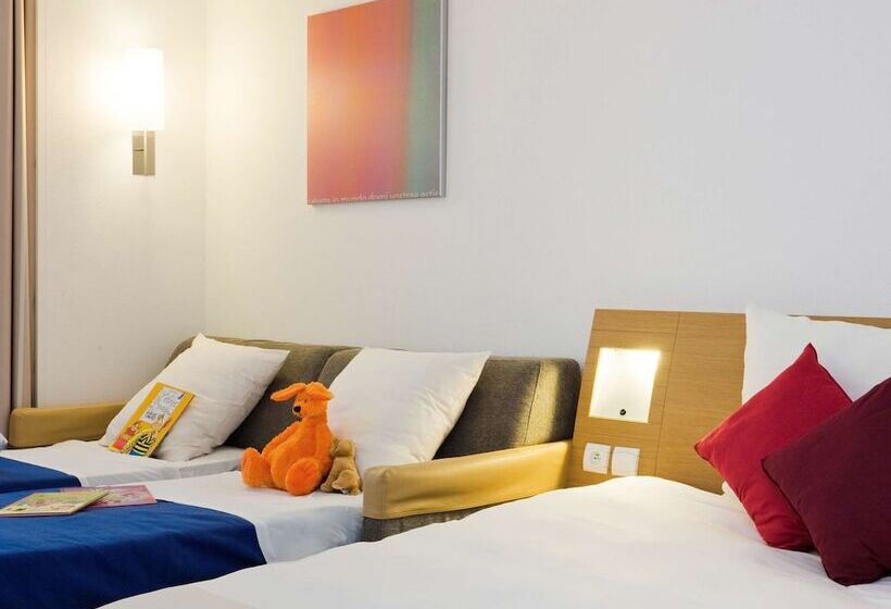 Novotel Paris La Defense Esplanade