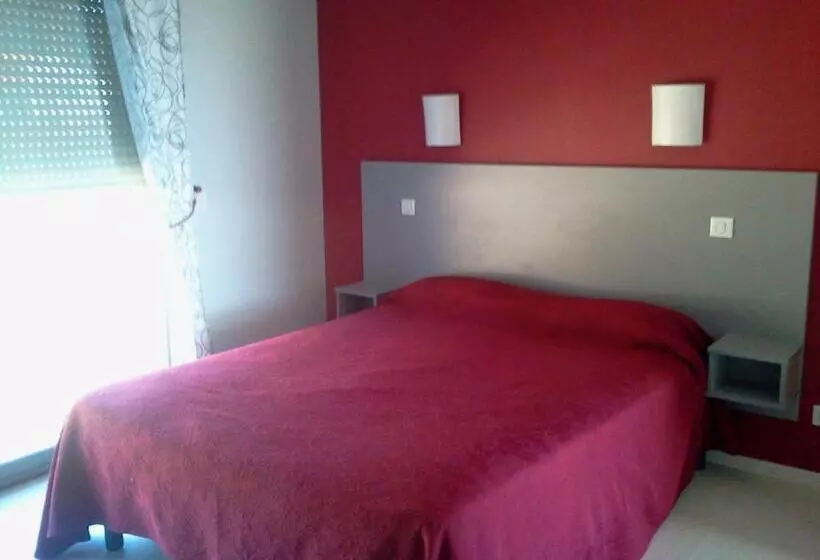 Logis Hotels Hôtel Et Restaurant Le Relais Des Garrigues