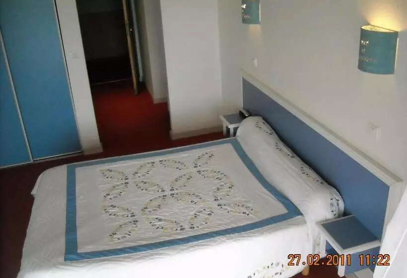 Logis Hotels Hôtel Et Restaurant Le Relais Des Garrigues