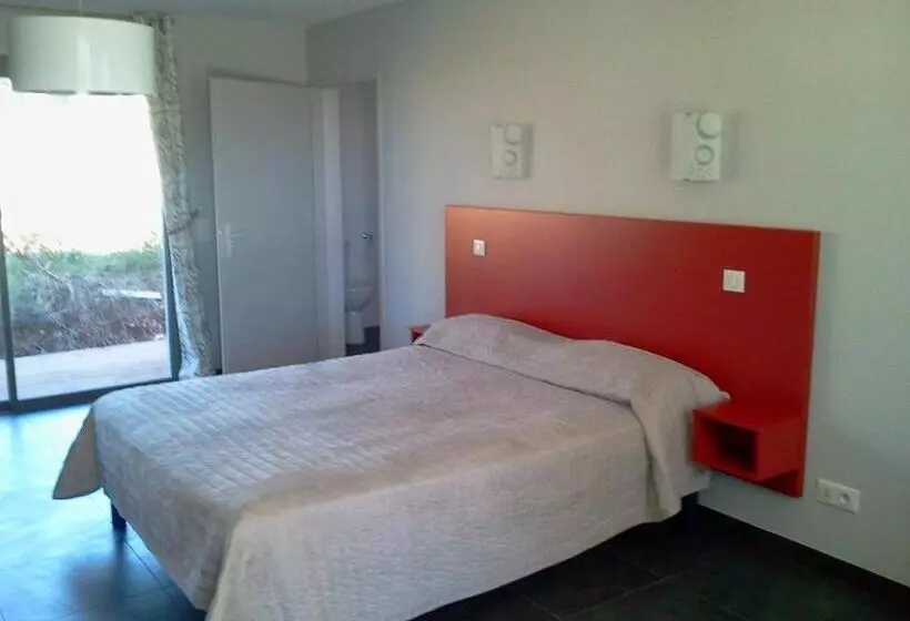 Logis Hotels Hôtel Et Restaurant Le Relais Des Garrigues