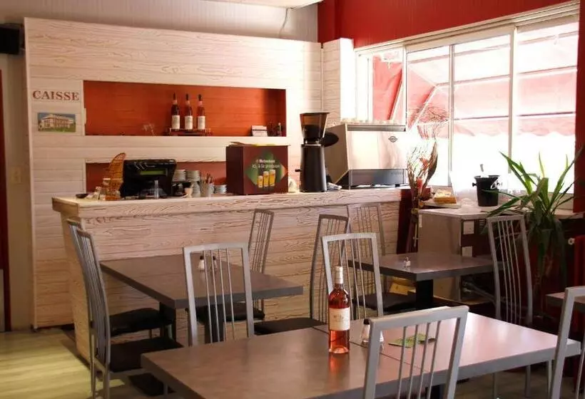 Logis Hotels Hôtel Et Restaurant Le Relais Des Garrigues