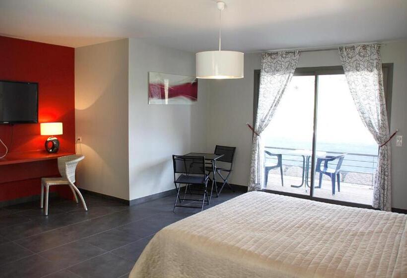 Logis Hotels   Hôtel Et Restaurant Le Relais Des Garrigues