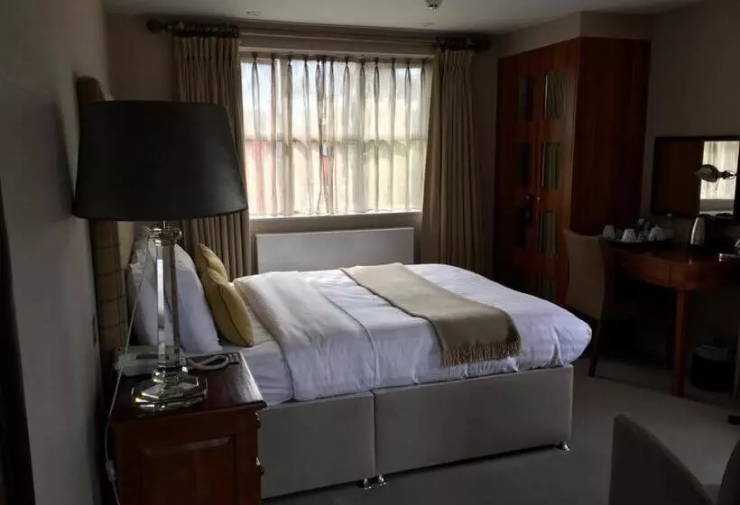 Castle Hotel & Apartments