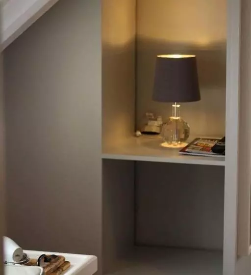 Castle Hotel & Apartments