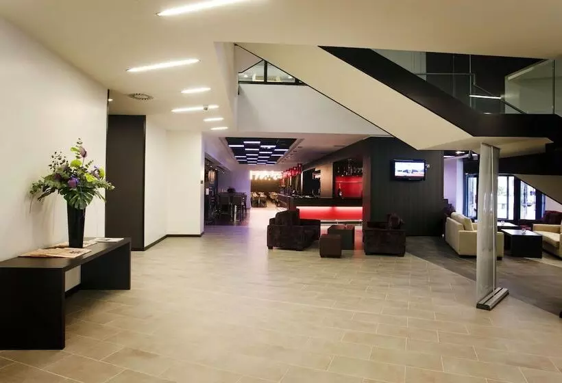 هتل Crowne Plaza Birmingham City, An Ihg