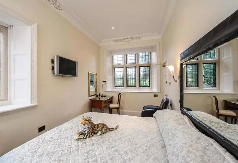 酒店 Dalston Hall Country House