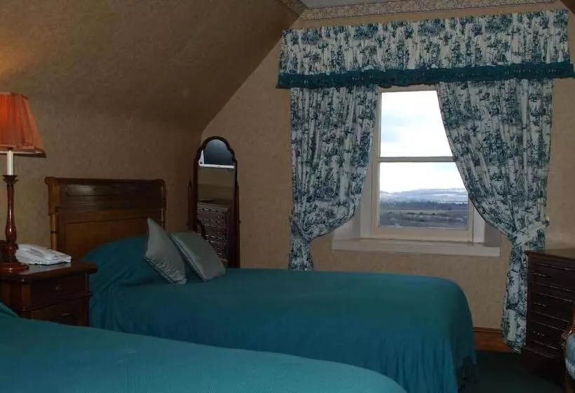 Hotel Lands Of Loyal