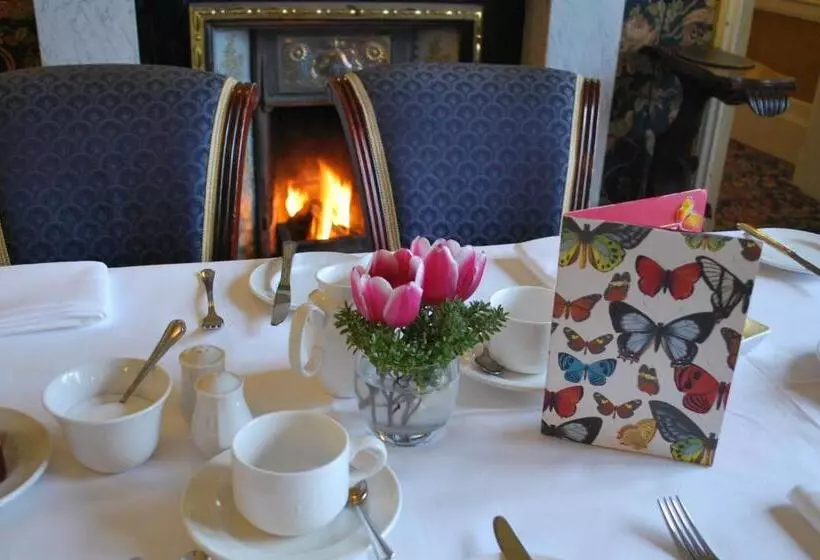 Hotel Lands Of Loyal