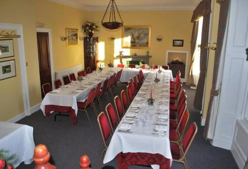 Hotel Lands Of Loyal