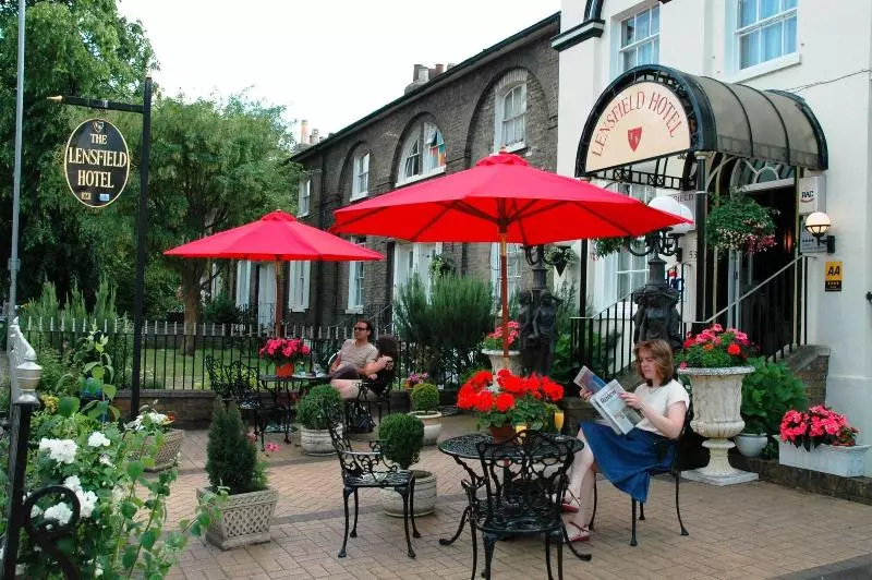 هتل Lensfield