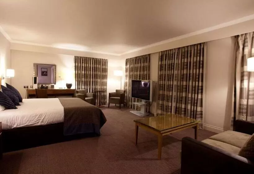 London Croydon Aerodrome Hotel, Bw Signature Collection