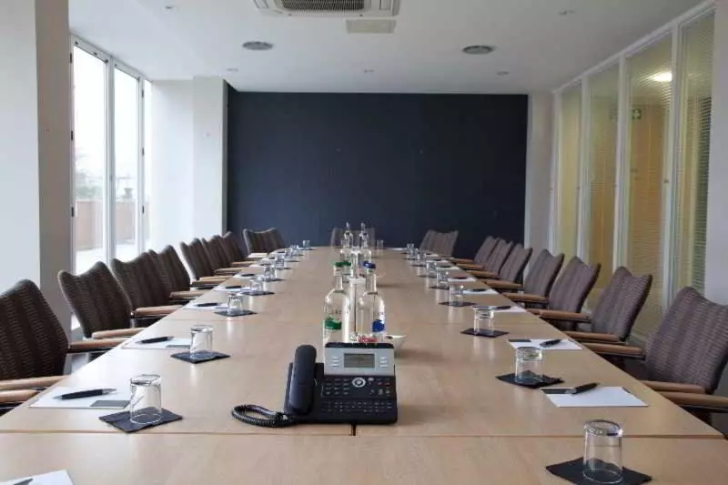 London Croydon Aerodrome Hotel, Bw Signature Collection