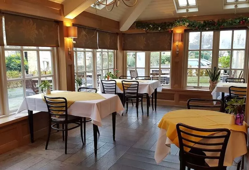 ホテル Noel Arms A Bespoke