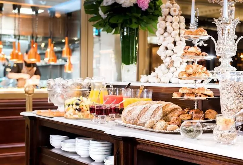 هتل Rubens At The Palace