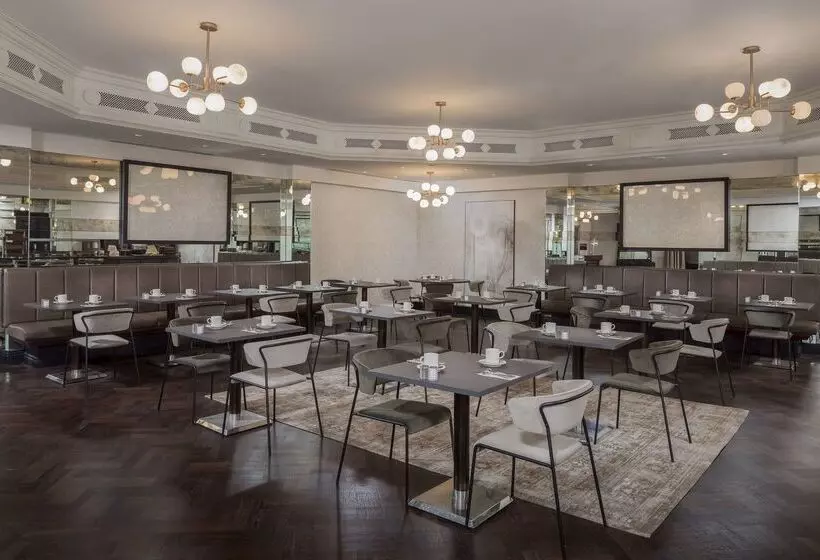 ホテル The Queens