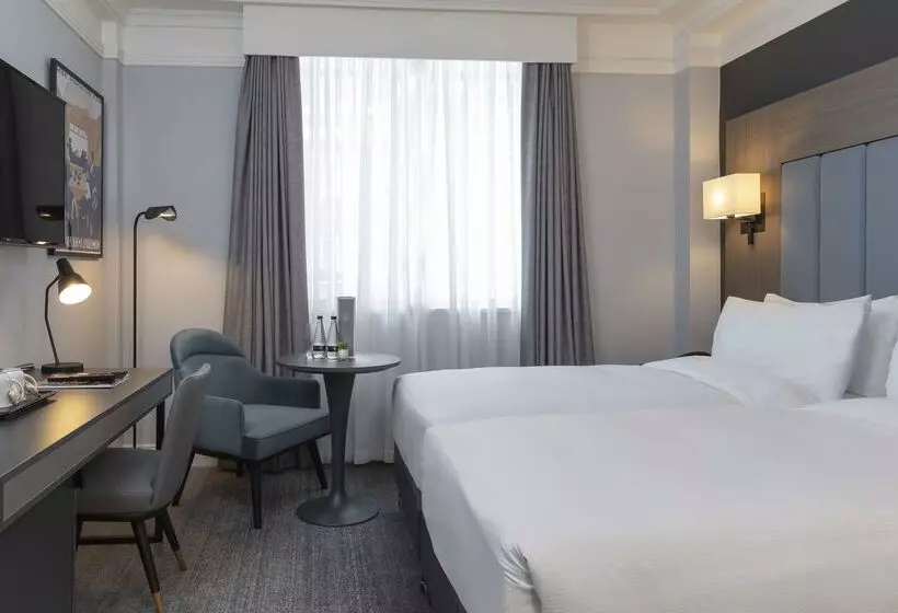 ホテル The Queens