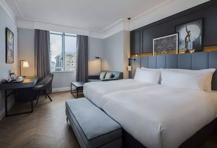 ホテル The Queens