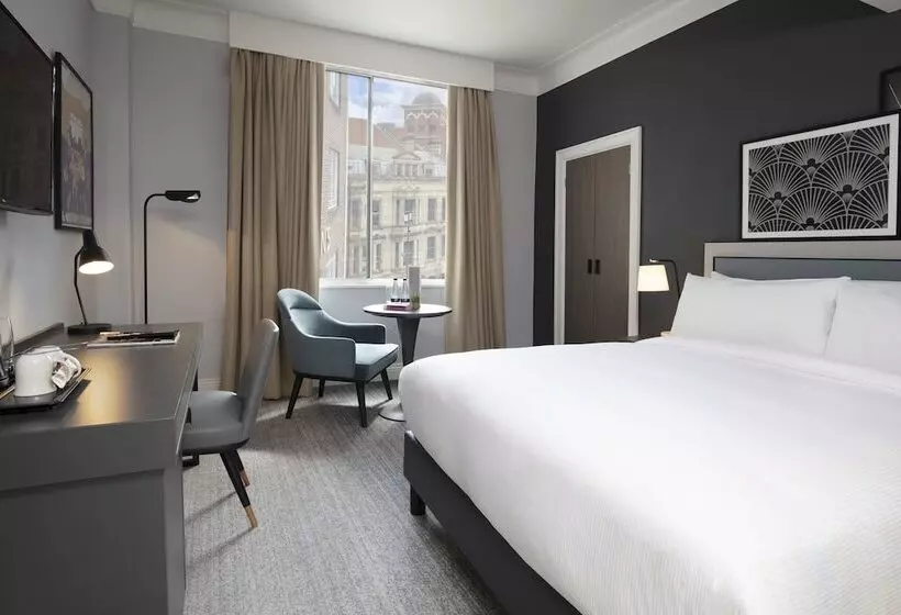 ホテル The Queens