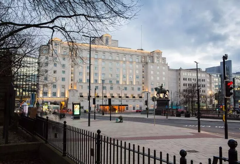 ホテル The Queens