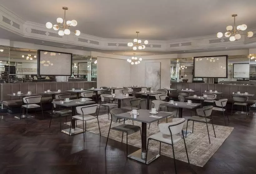 ホテル The Queens