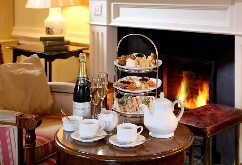 בית מלון כפרי The Royal