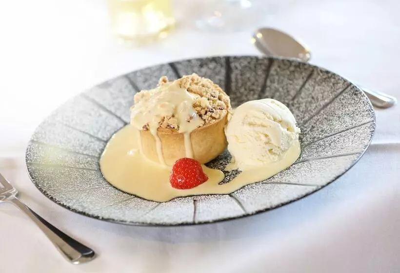 בית מלון כפרי The Royal