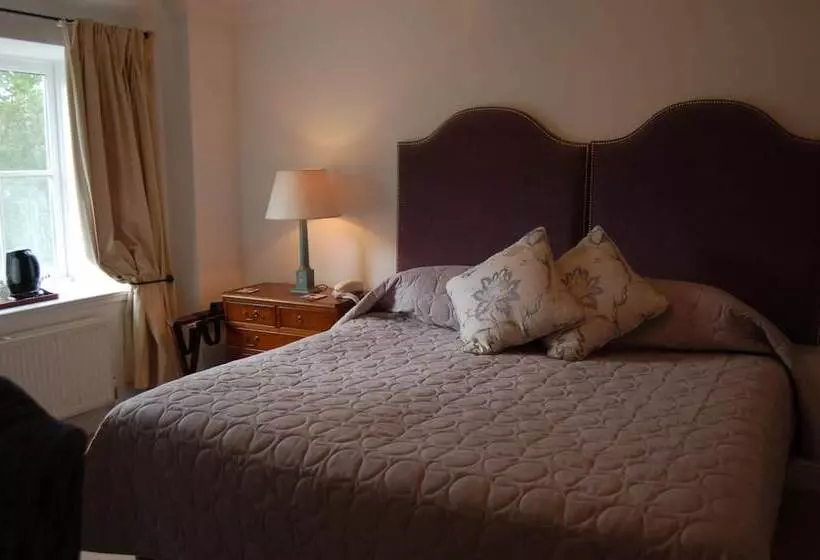 בית מלון כפרי The Royal