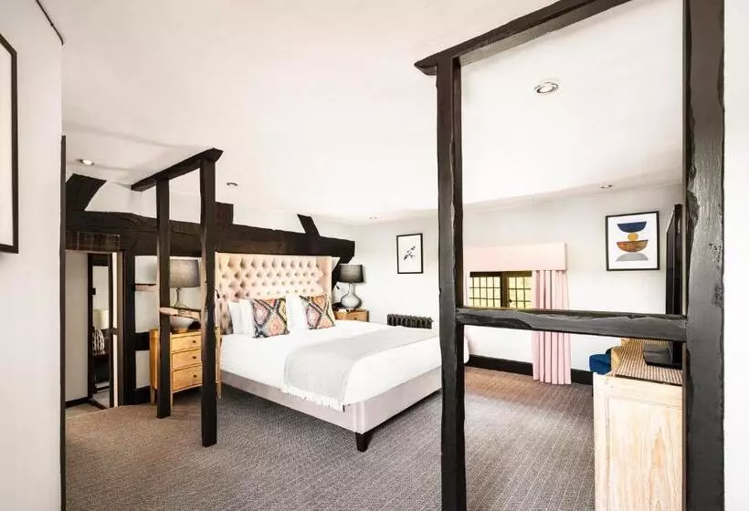 Voco Lythe Hill Hotel & Spa, An Ihg