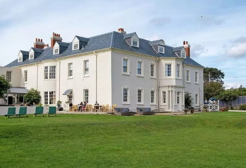 استراحتگاه Moonfleet Manor   A Luxury Family