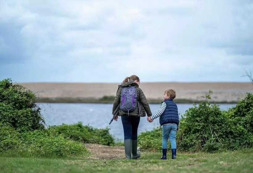 استراحتگاه Moonfleet Manor   A Luxury Family