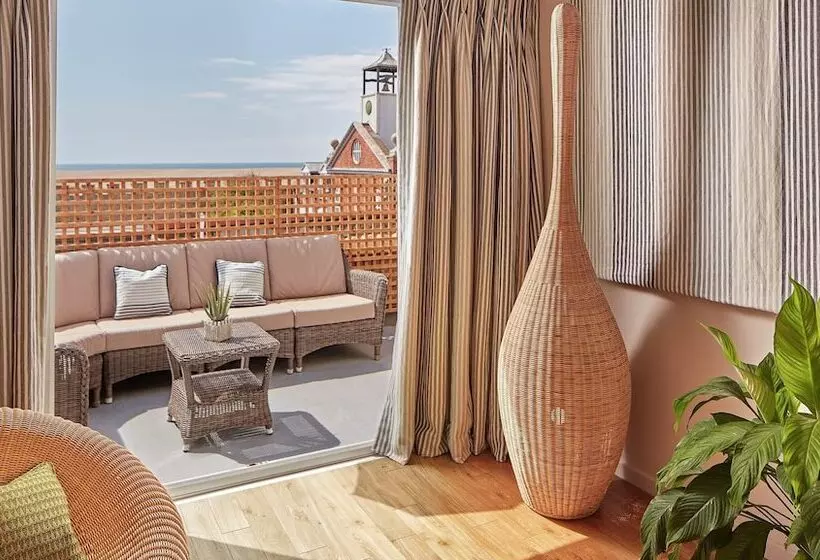 استراحتگاه Moonfleet Manor   A Luxury Family