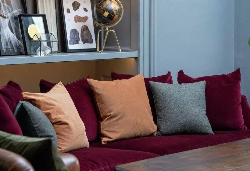 استراحتگاه Moonfleet Manor   A Luxury Family