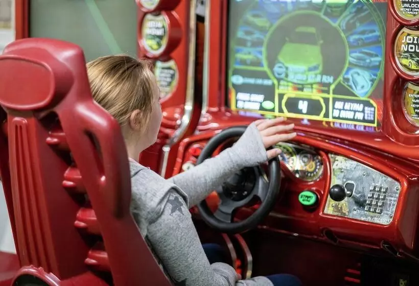 استراحتگاه Moonfleet Manor   A Luxury Family